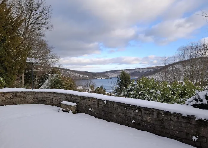 Am Rursee - Haus Eiche Feriehus *